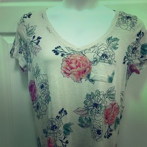 TORRID tee, ivory with flowers, size 12